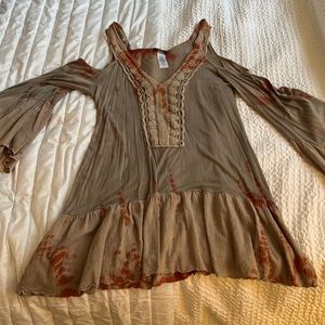 Bare shoulder, crochet front, tie dye, mini dress or top.